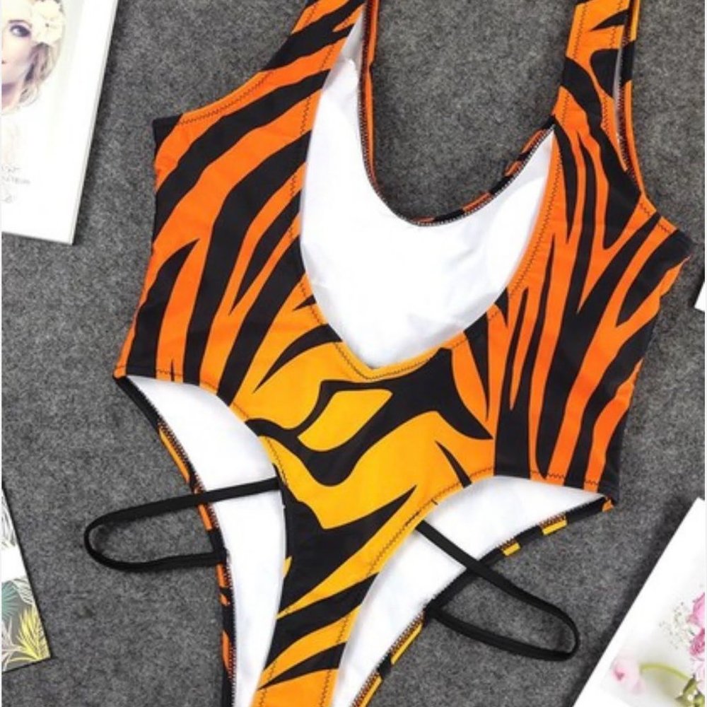 Tiger print one piece - Picture 3 of 3